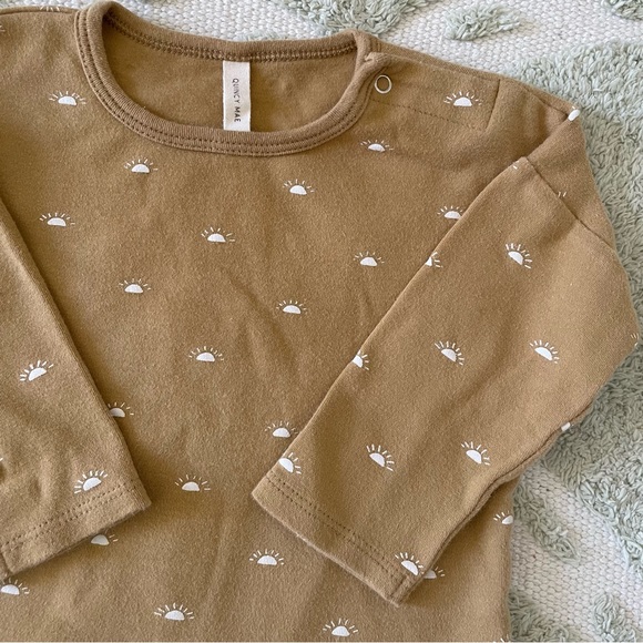 Quincy Mae Organic Sun Print Long Sleeve Shirt in Golden Mustard - 12-18 Months - Picture 2 of 3